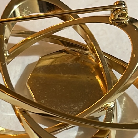 Vintage Abalone Shell Goldtone Swirl Brooch 4 1/2x3cm Abalone Shell, cosmic - Picture 5 of 7